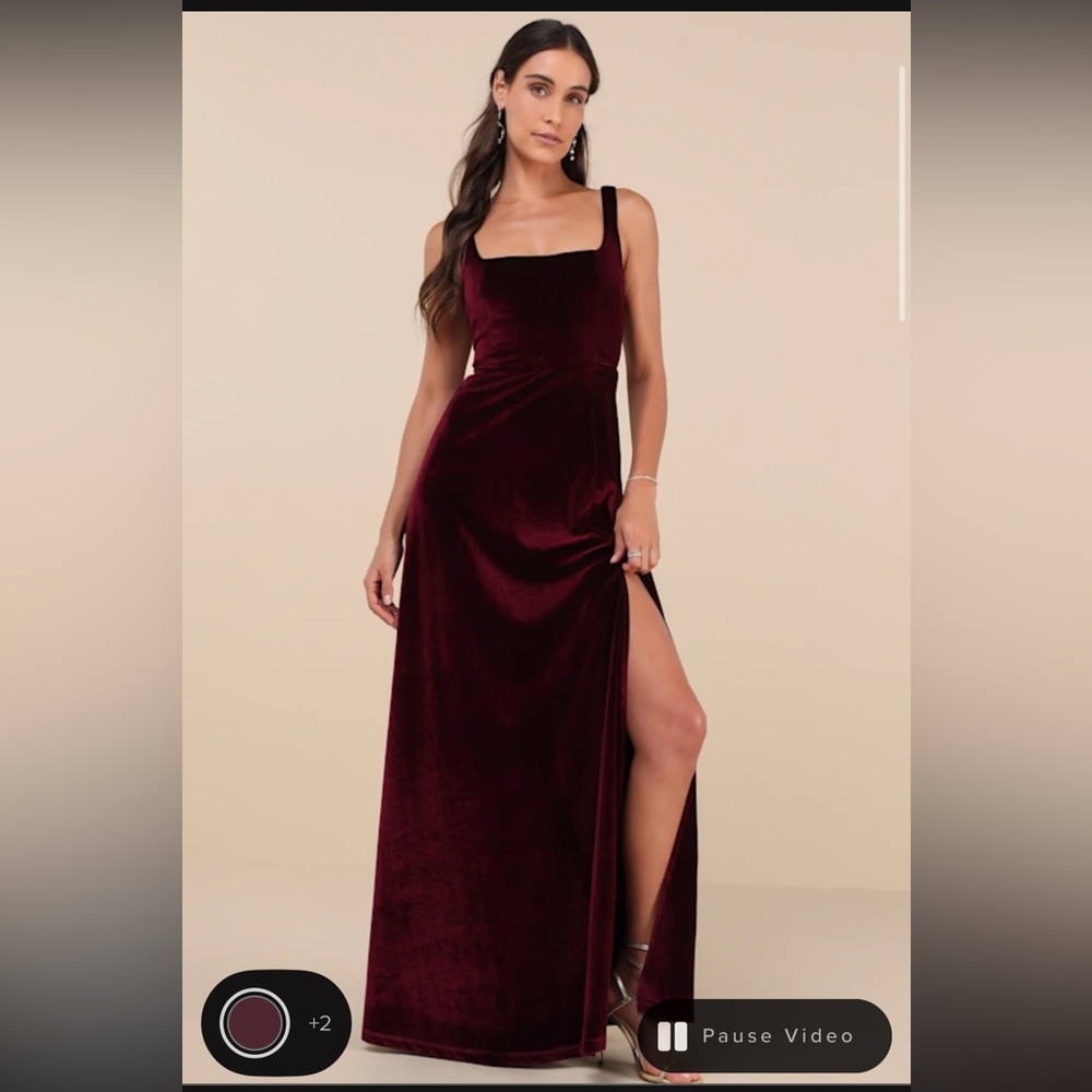 Lulu's Rich Burgundy Velvet Maxi Dress size Small